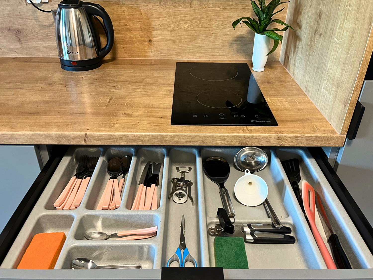 szuflada sztućce.png