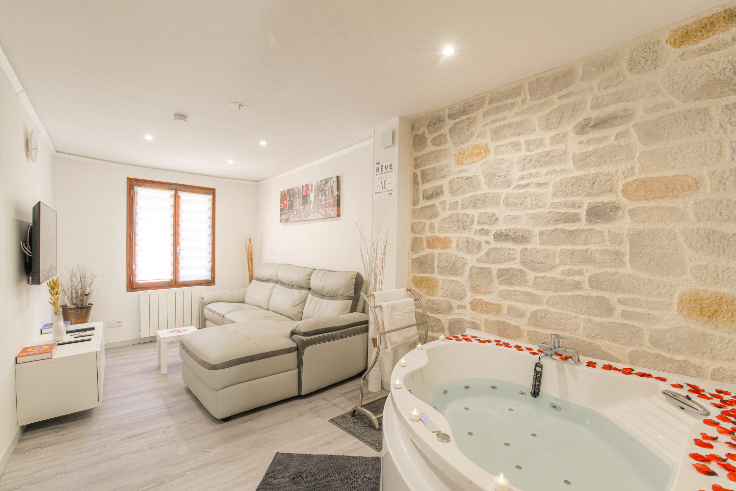 017 - La suite neuvilloise - 01 septembre 2023.jpg