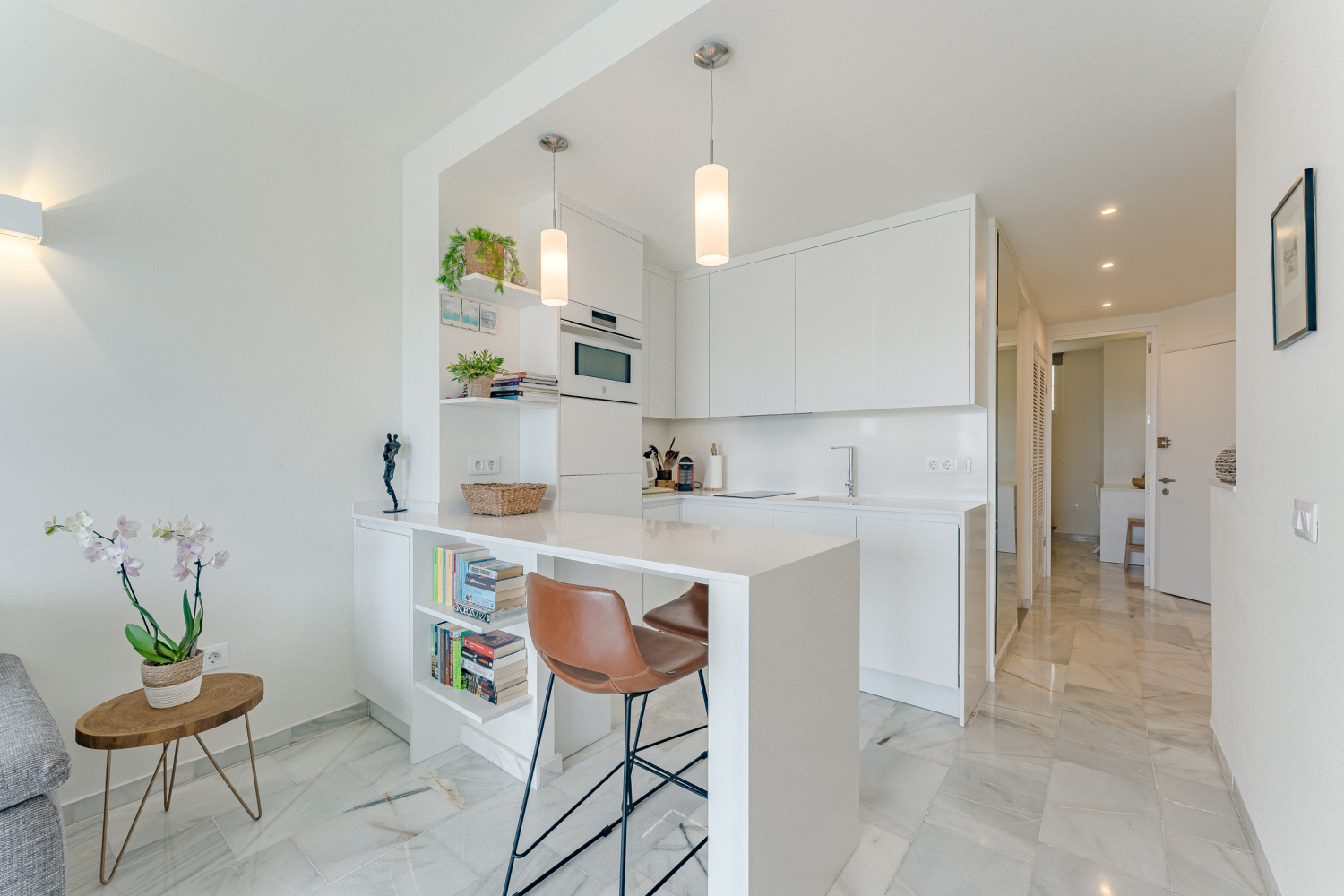 Altamira 415 12 keuken en hall.jpg