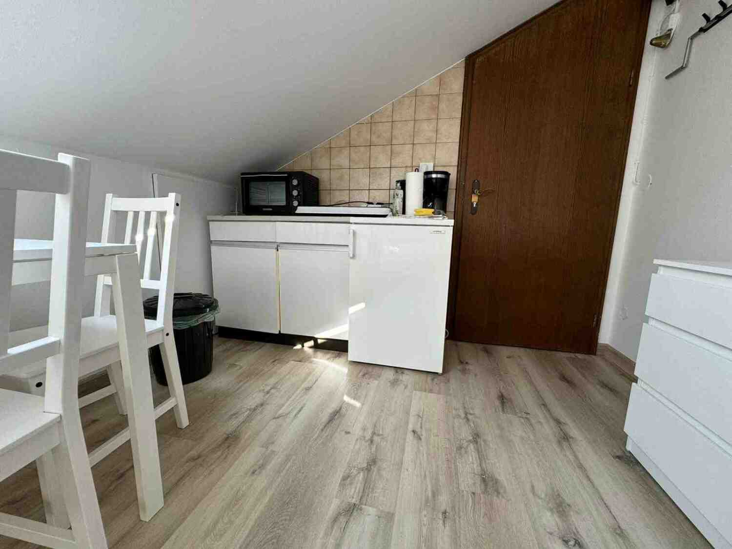 LAP104_(2. OG links) Pielmühler Straße 4, 93138 Lappersdorf (1).jpg