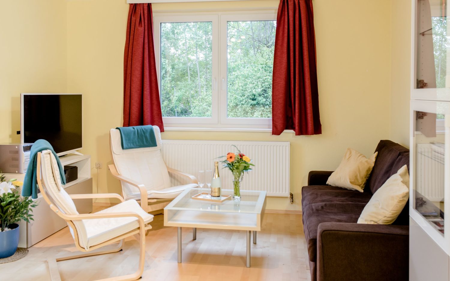 Wohnzimmer Ferienwohnung Spital am Pyhrn - Mountain View 1.jpg