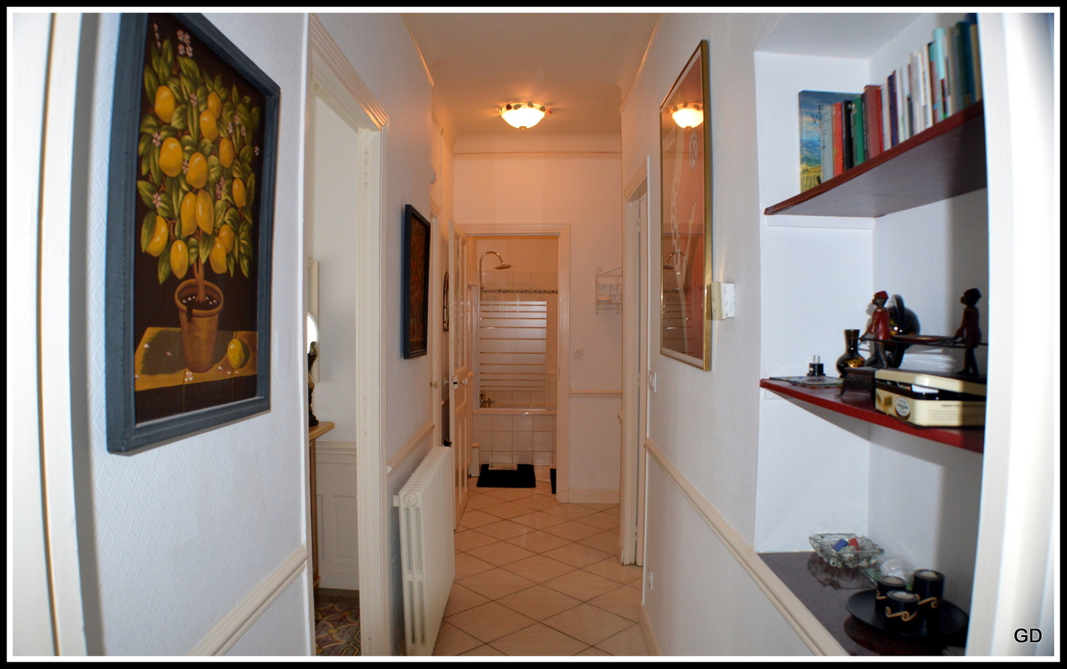 beziersapart apart art déco couloir.JPG