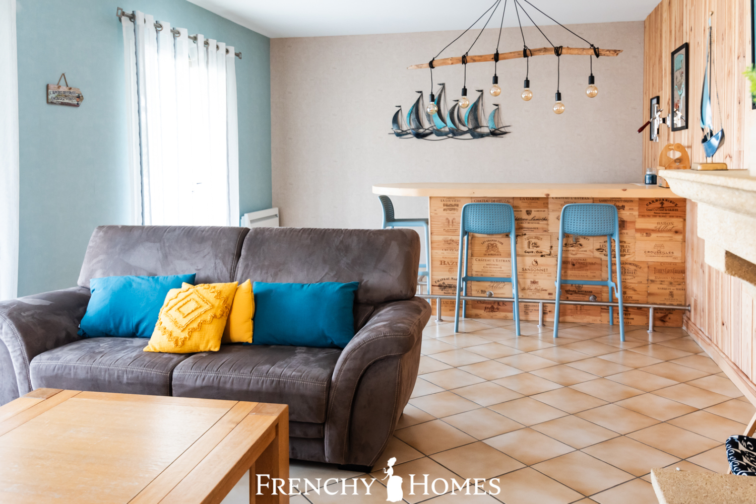 FrenchyHomes24Logo-153.jpg