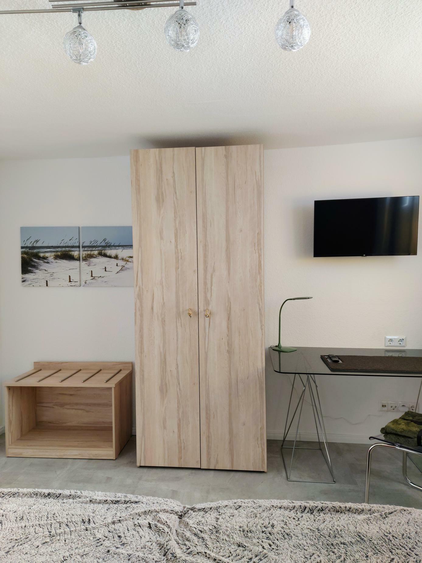 Apartment Schlafzimmer1 (6)-1387x1849.jpg