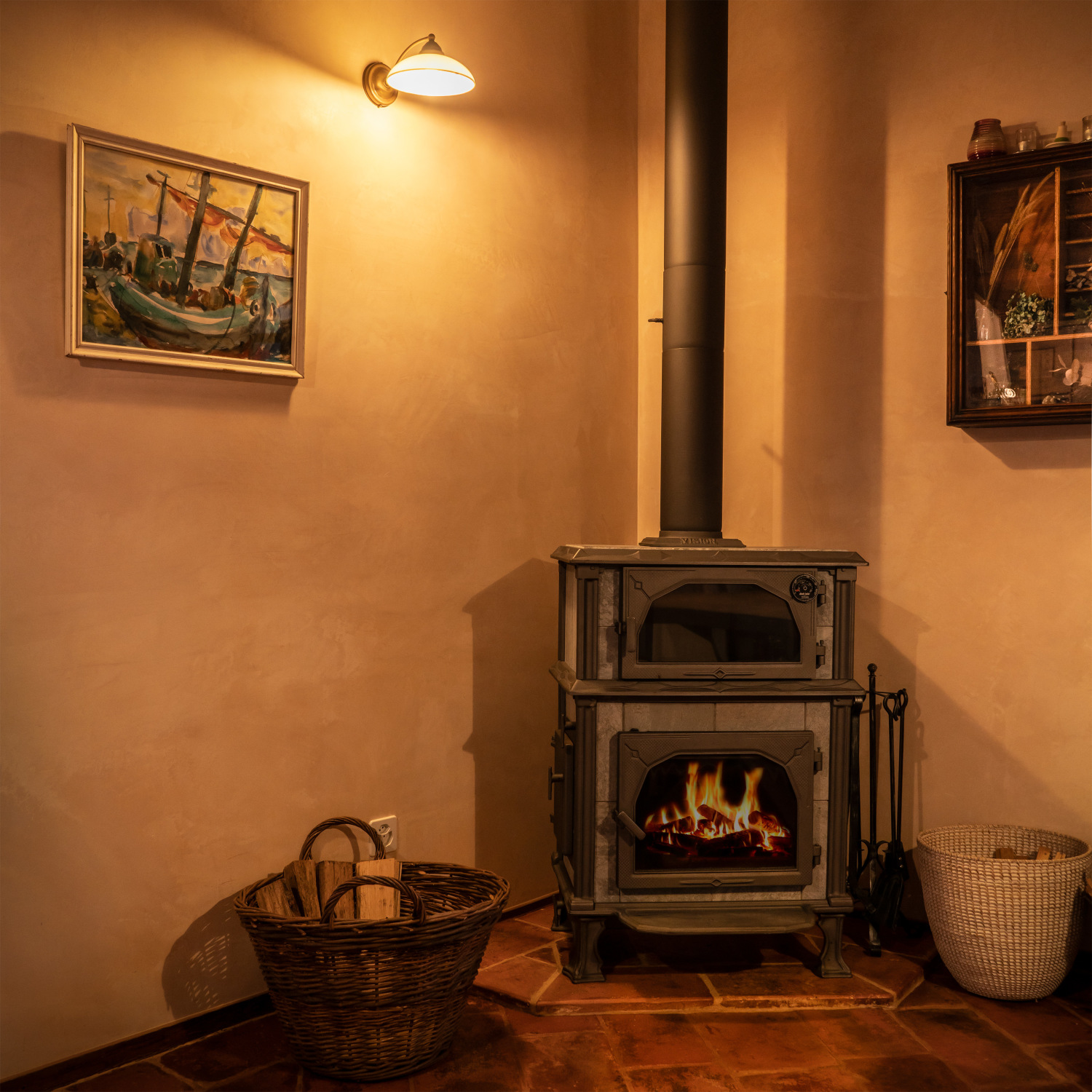 Feuerstelle: Fireplace stove for cozy evenings in winter.jpg