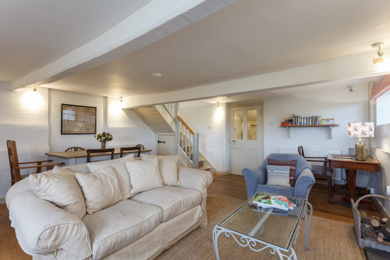 Plum Cottage lounge.jpg