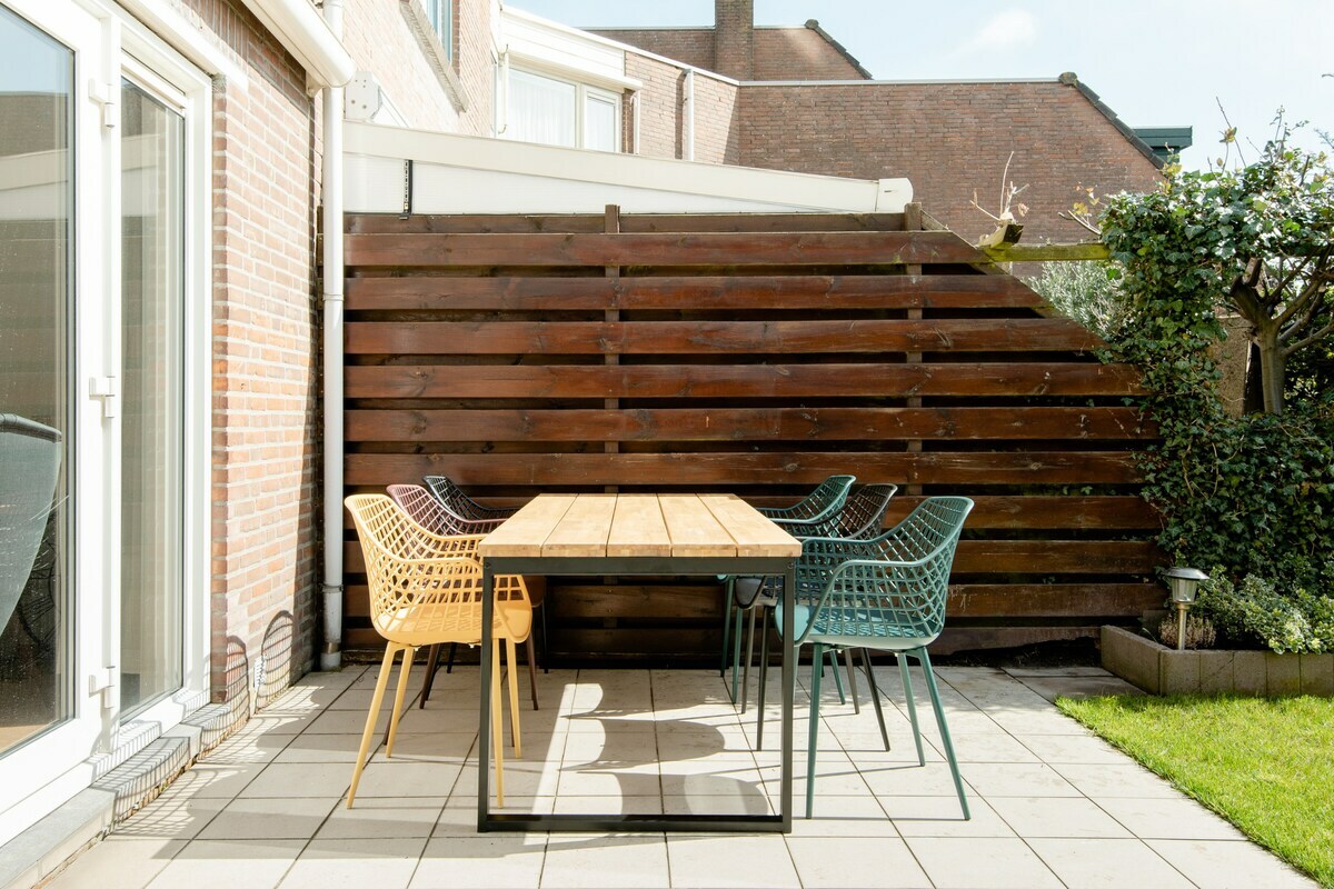 Kruiszwin 1108 Garden Table.jpeg