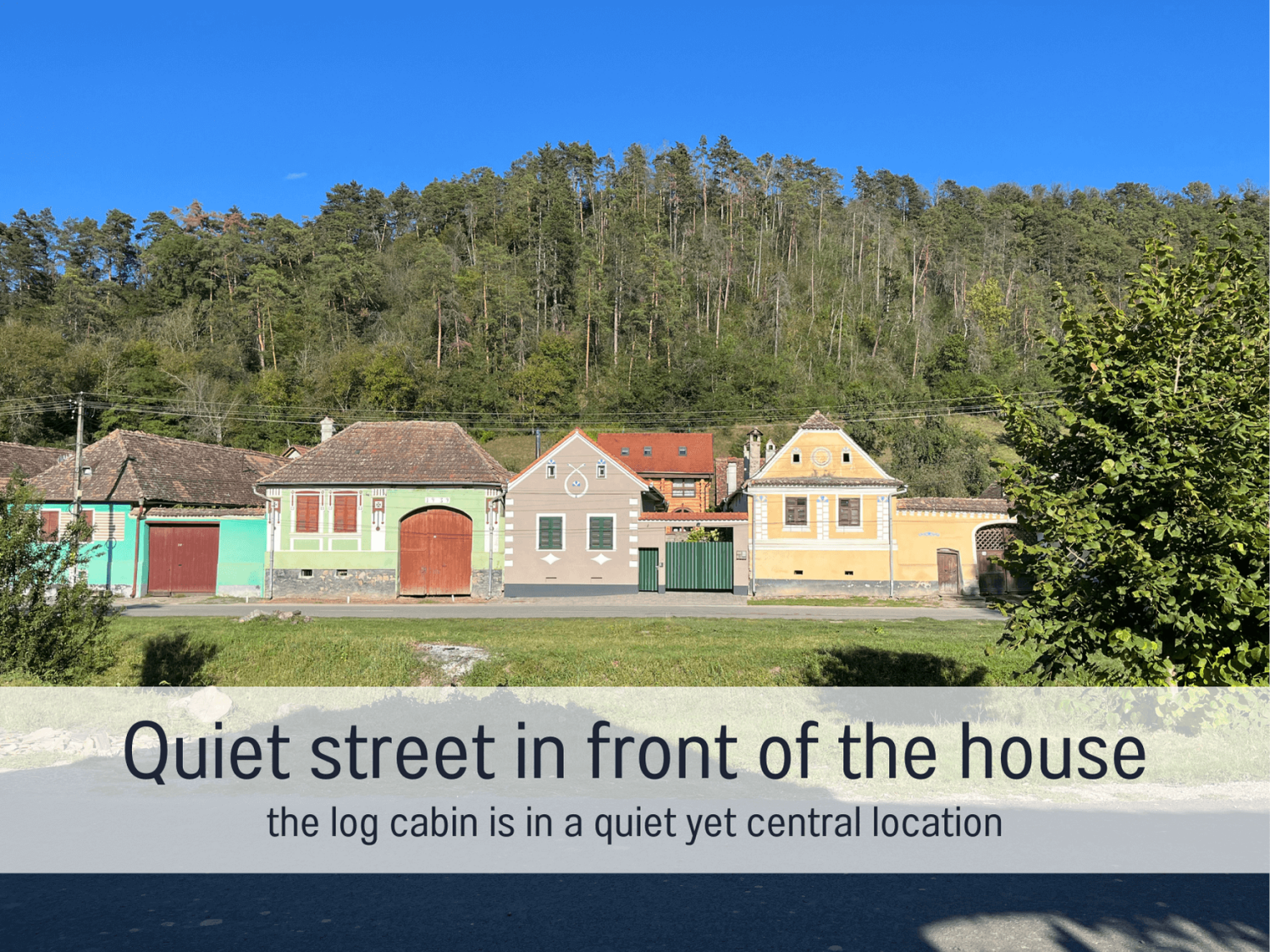 Blockhaus Malmkrog_Quiet street in front of the house.png