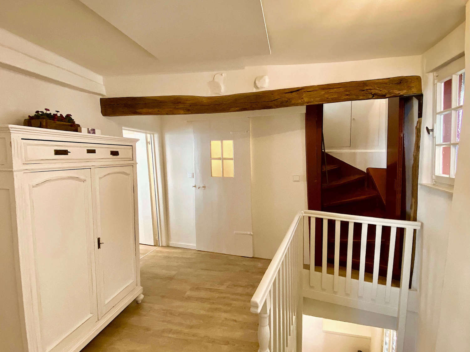 OG-Diele mit Aufgang ins DG.jpg