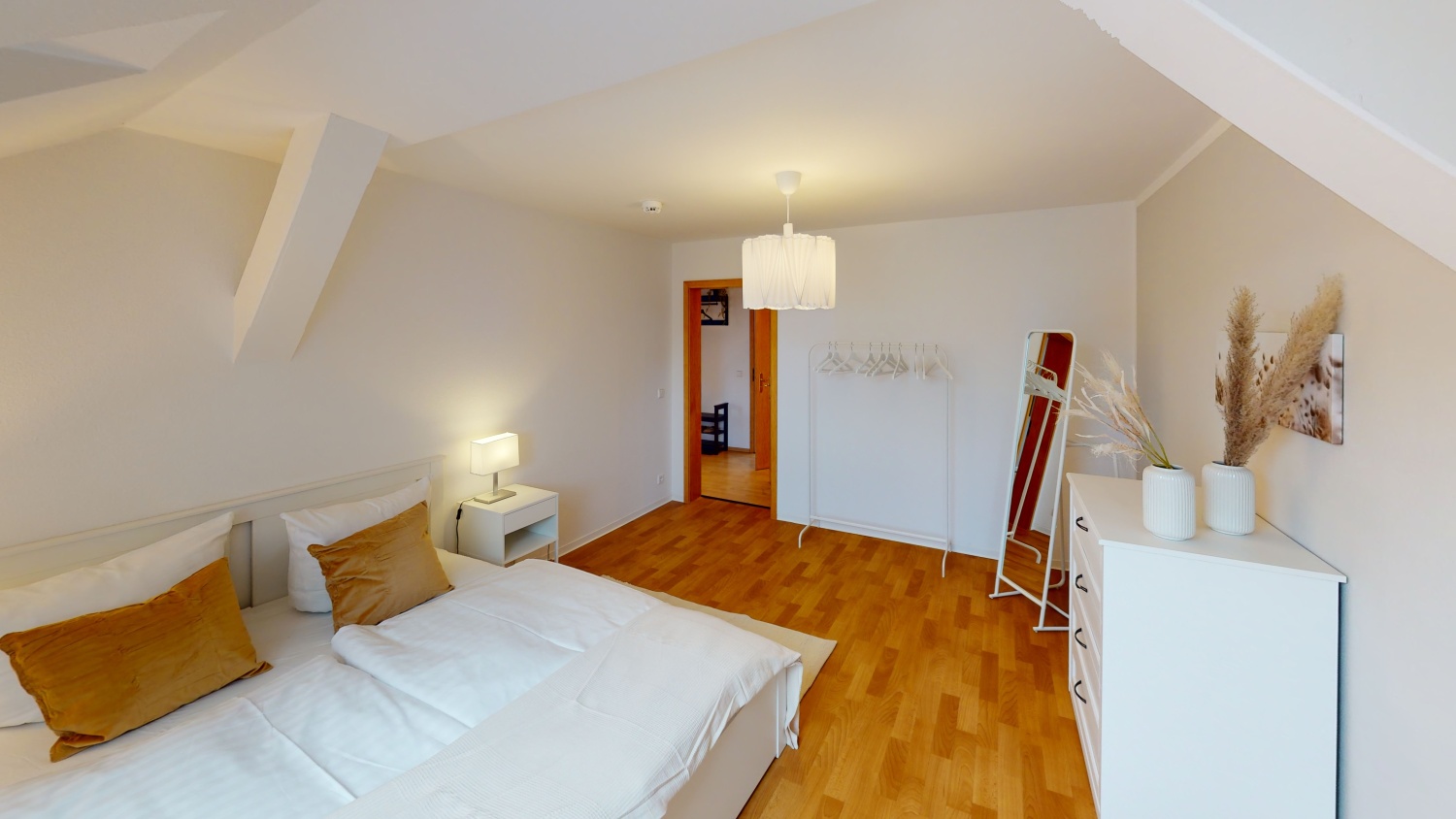 Barbarossastr. 35 Schlafzimmer.jpg