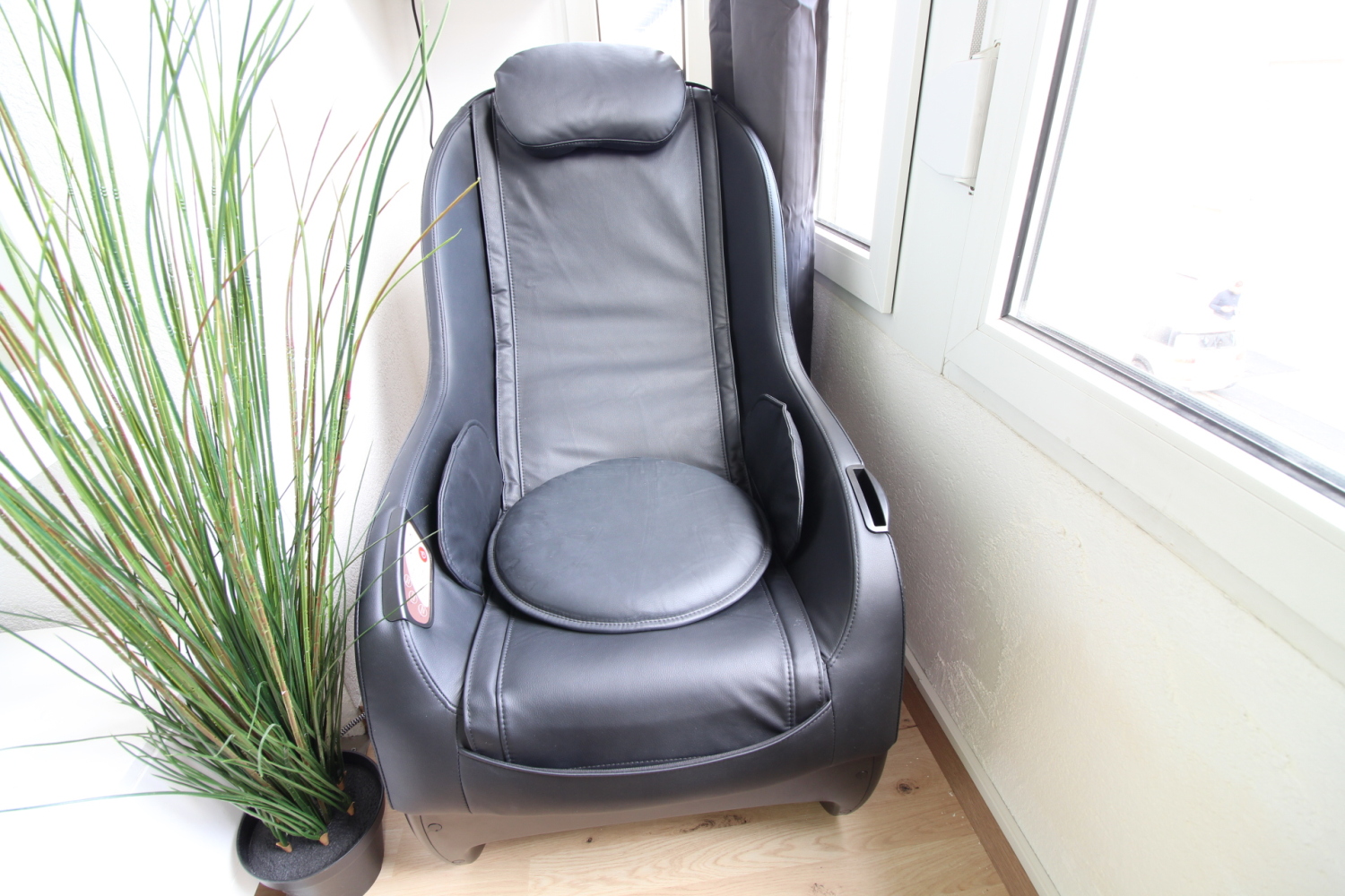 2023-09-21 - 102 - massage chair.jpg