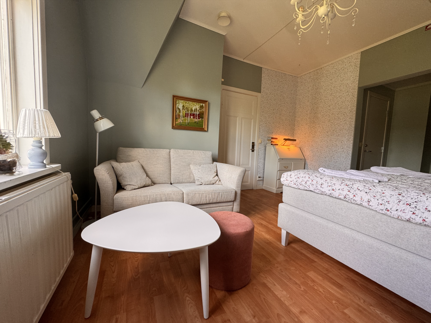 Animskogs Kyrkskola Apartment Björk - Room Sofa.png