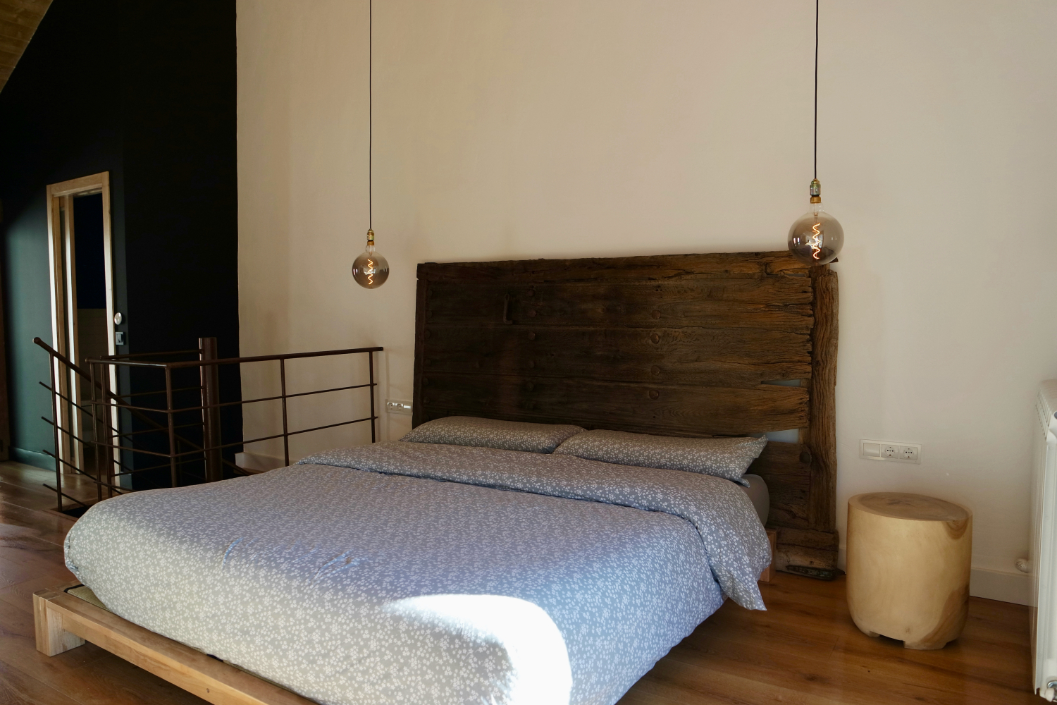 11 Parreiro Habitación Cama.jpeg