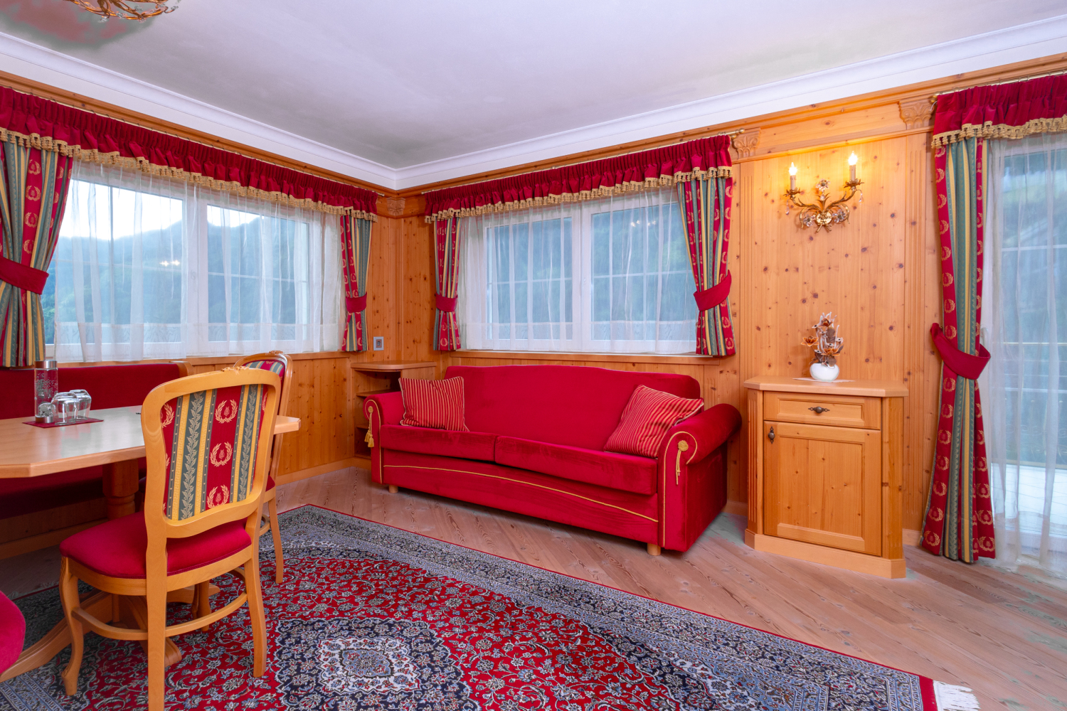 Das Land Palais-002.jpg