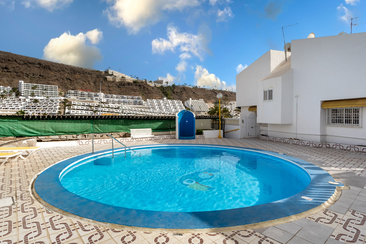 BNB_Villa_pool2.JPG