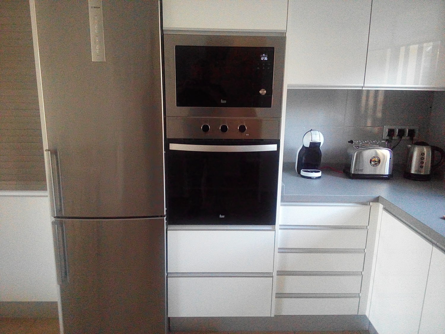 18-09-11 44 Volle Ausstattung in der Küche.jpg