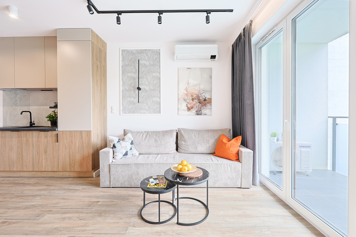 widok szerszy na kanapę 2.jpg