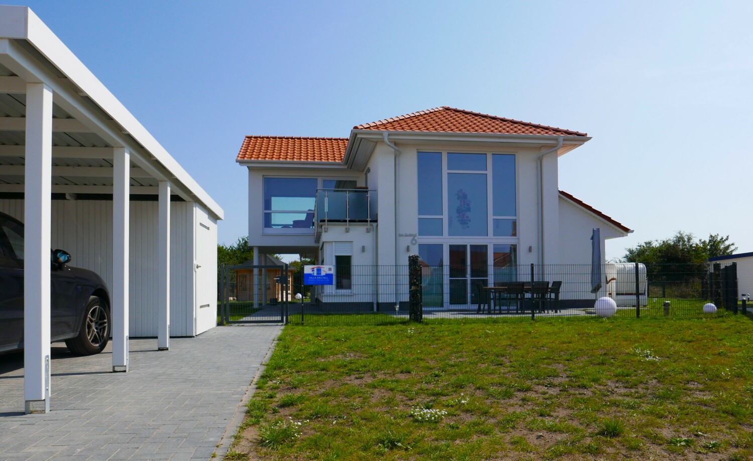 Villa Kristall mit Carport.jpg