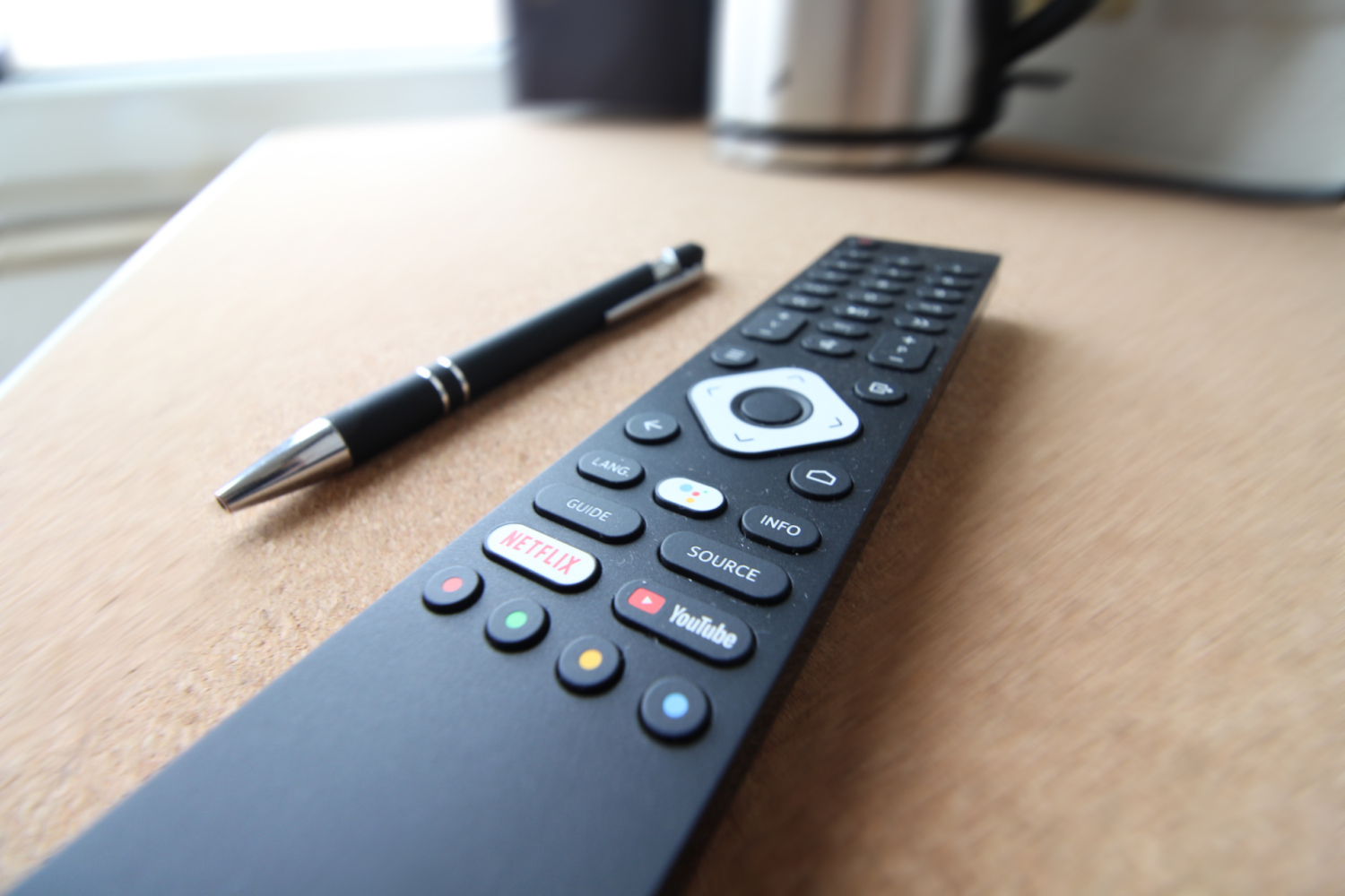 2022-12-09 - 301 - BR1 - remote control with netflix n youtube button_b.jpg