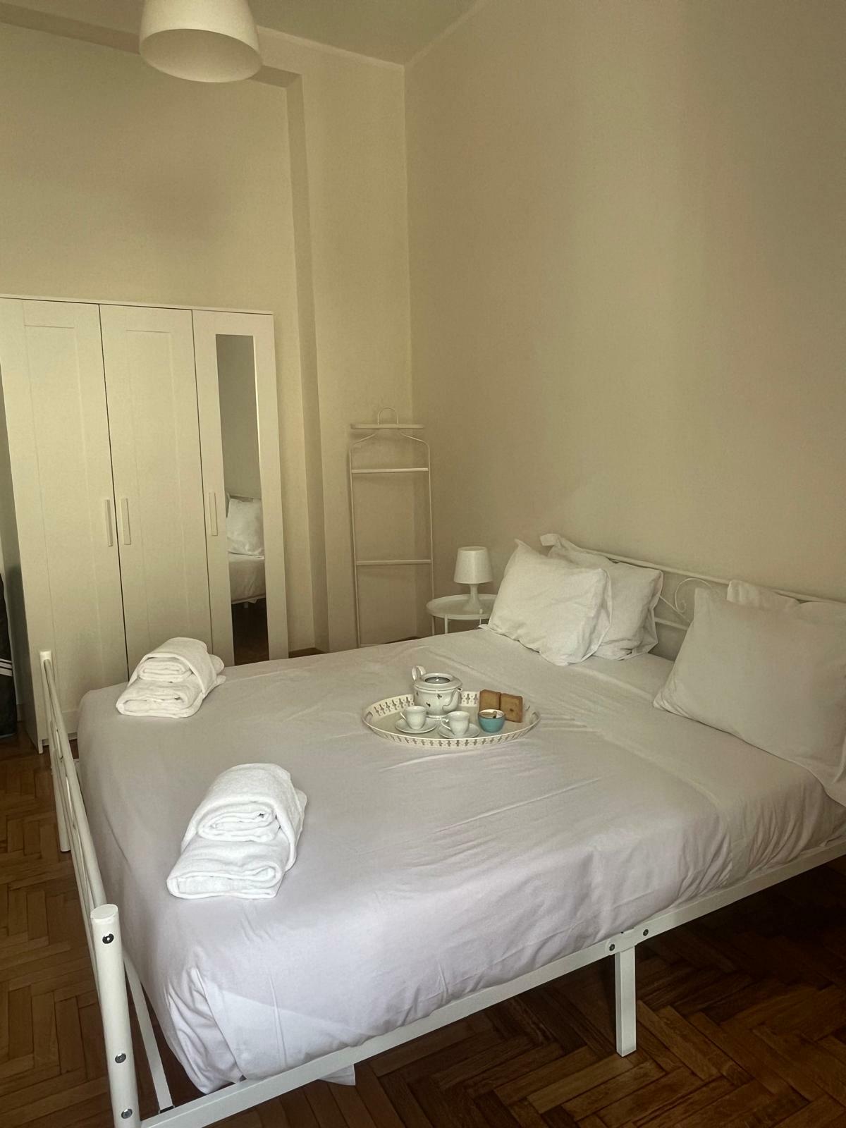 letto matr vassoio armadio.jpg