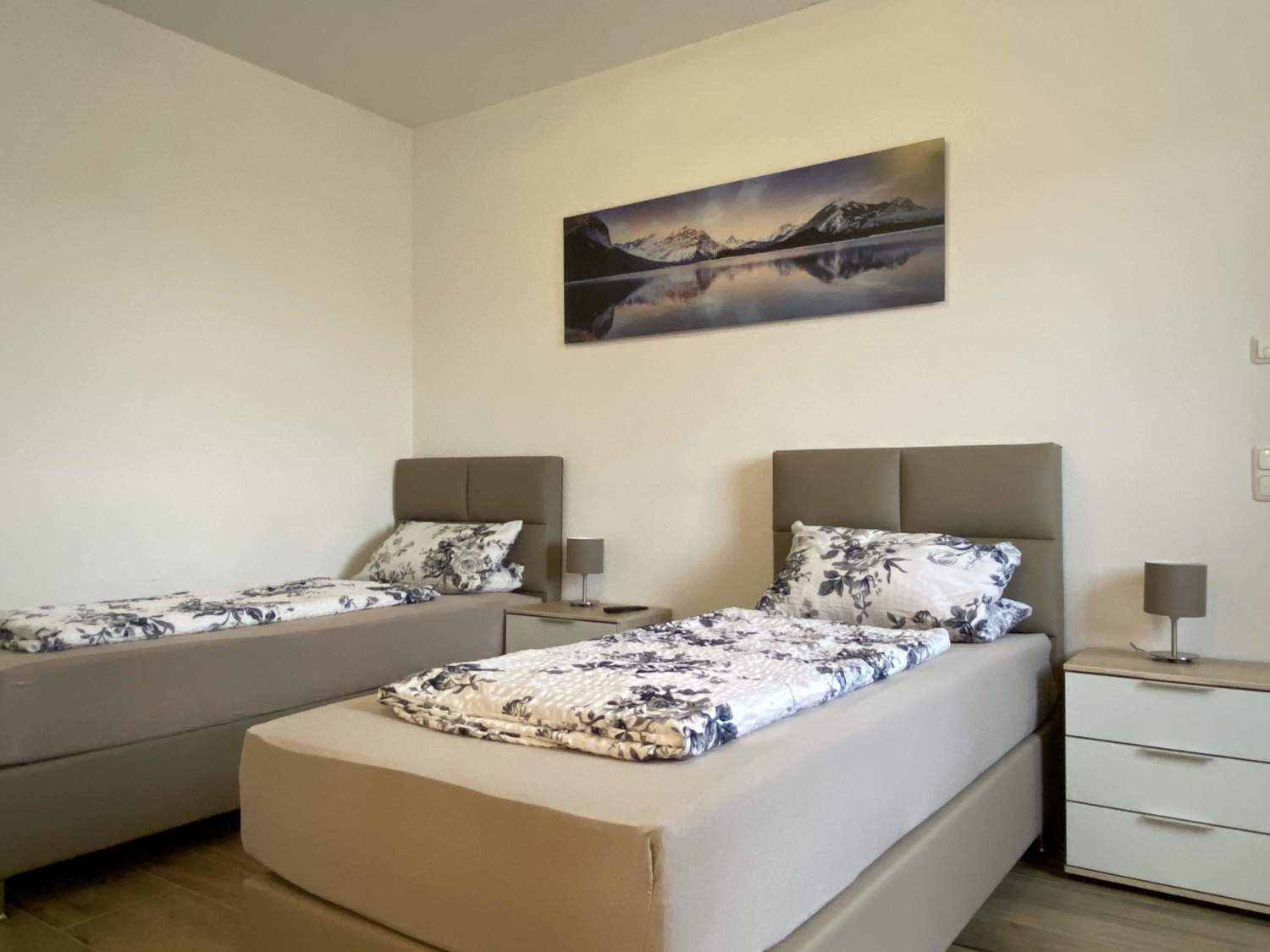 WA324_(App. Hans) Joh.-Seb.-Bach-Str. 19, 92442 Wackersdorf (5).jpg