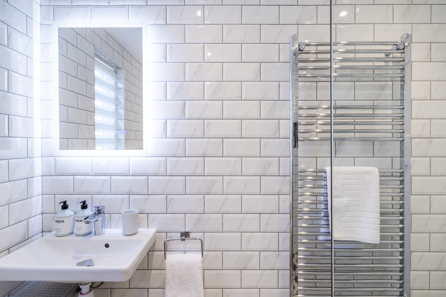 adrianna 7 barn close-24.jpg