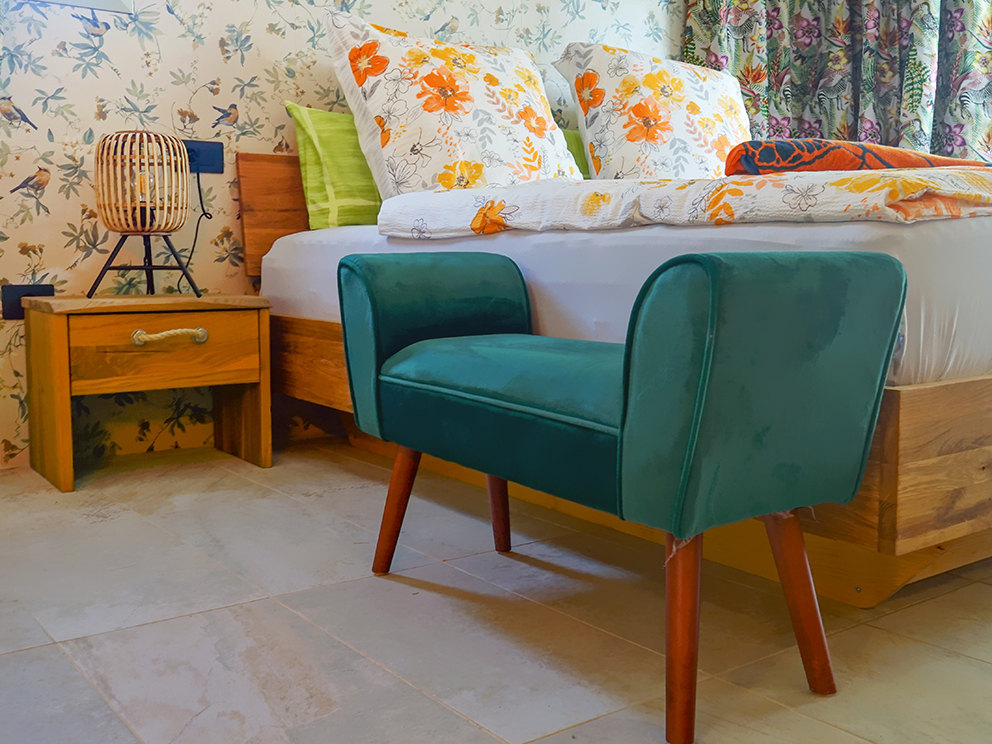 Bett mit Fussbank.jpg