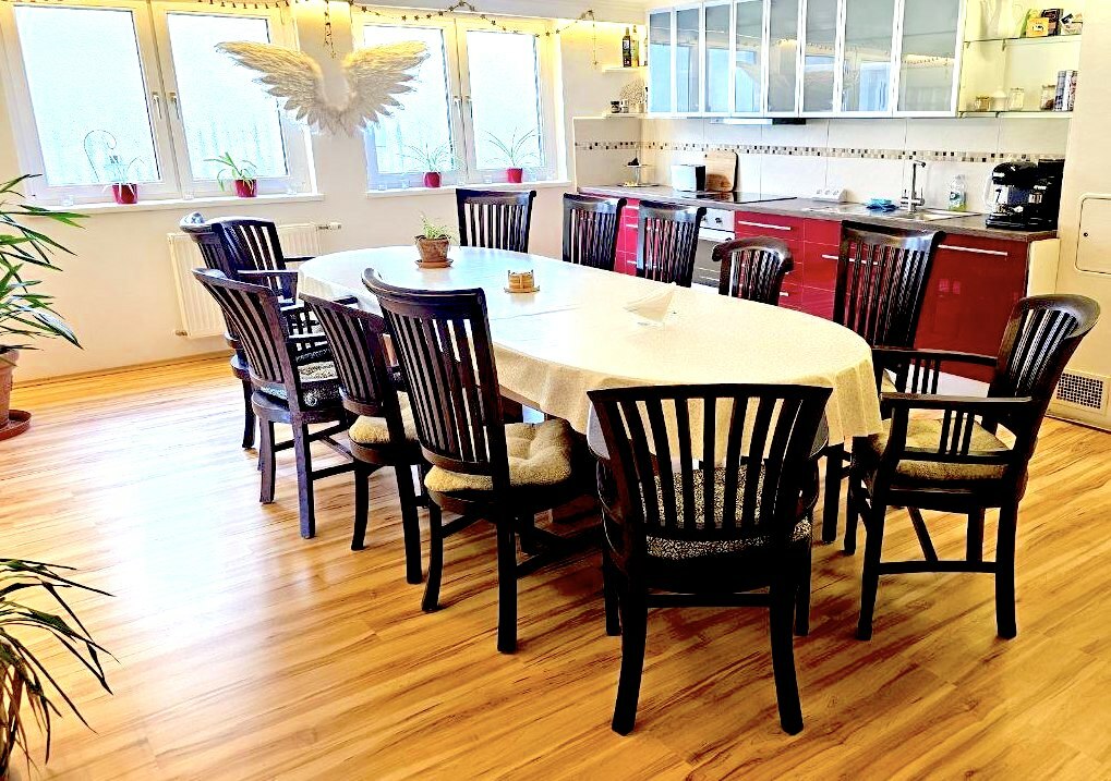 Küche u Esstisch05.jpeg