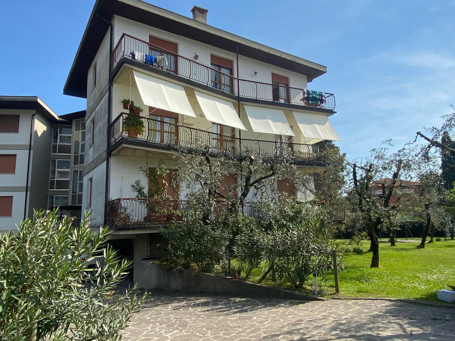 WhatsApp Image 2024-04-09 at 11.07.46.jpeg