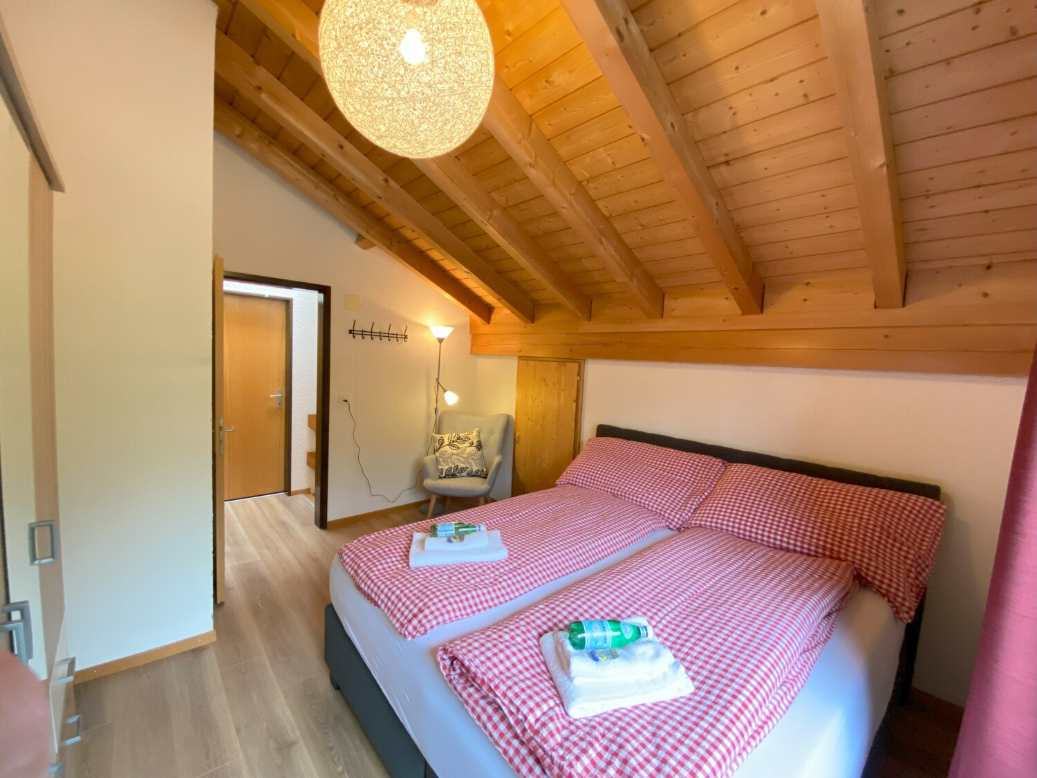 NEU_Schlafzimmer 2.jpg