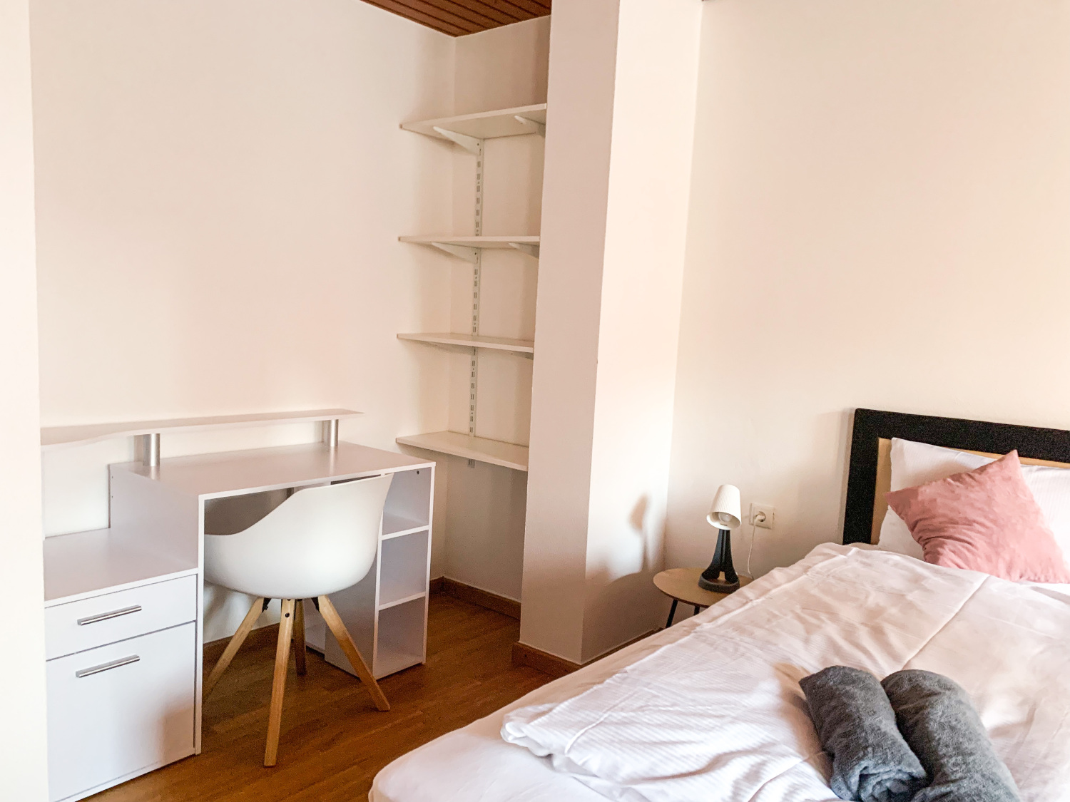 Zi.2 EG Arbeitsplatz.jpg