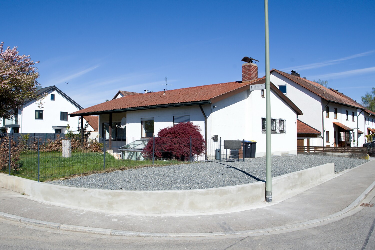 Haus diagonal nah.jpg