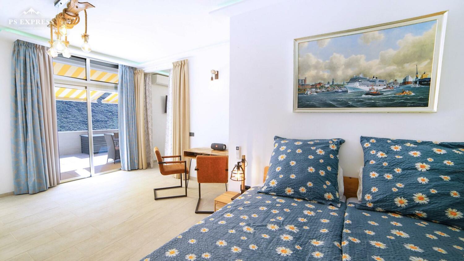 kl_Blick vom Schlafzi zur Terrasse.jpg