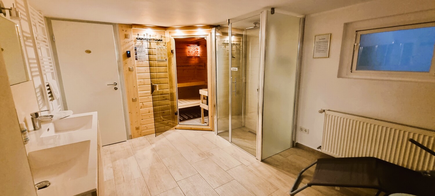 Saunabereich_15_2.jpg