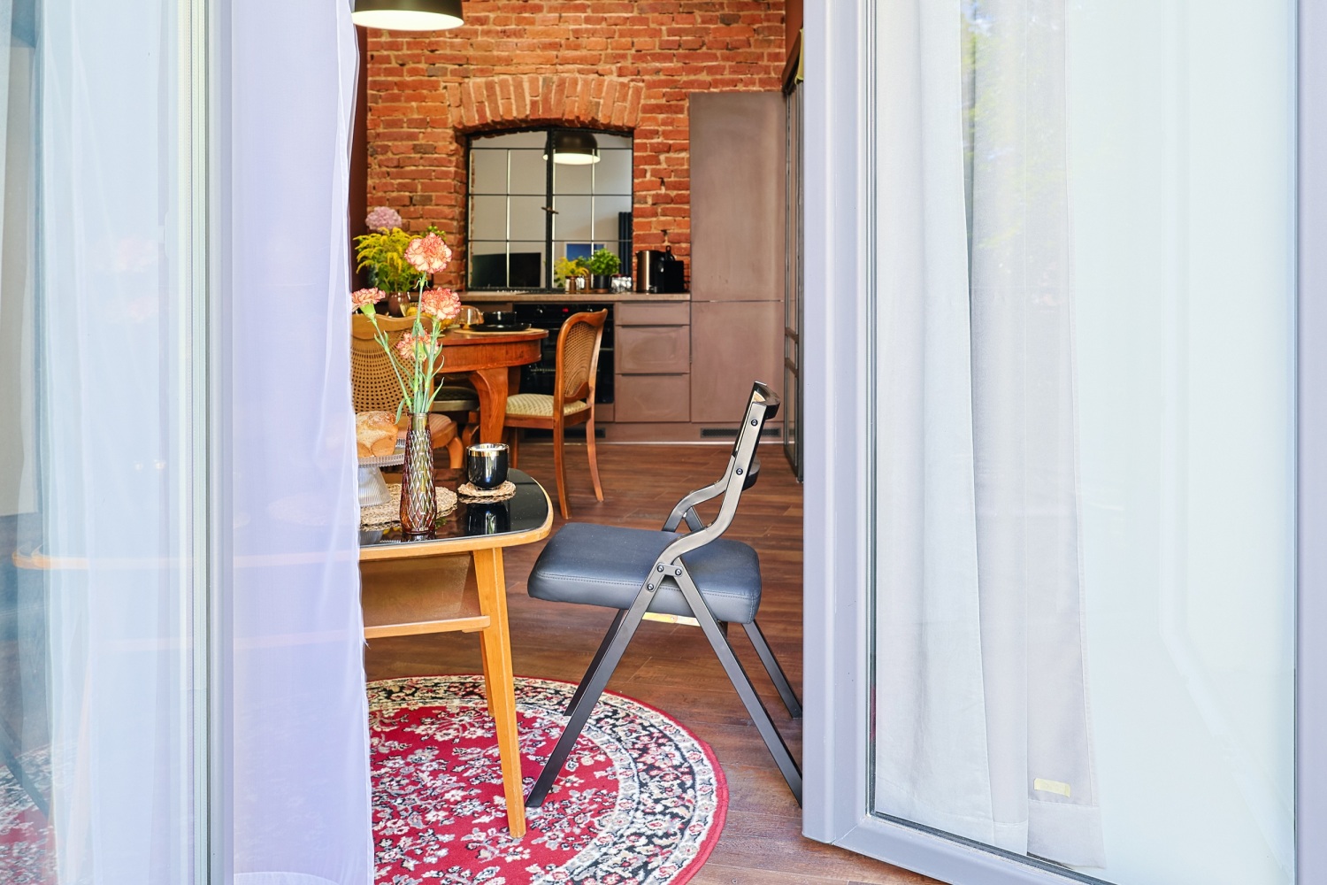 jadalnia z wyjściem na balkon.jpg