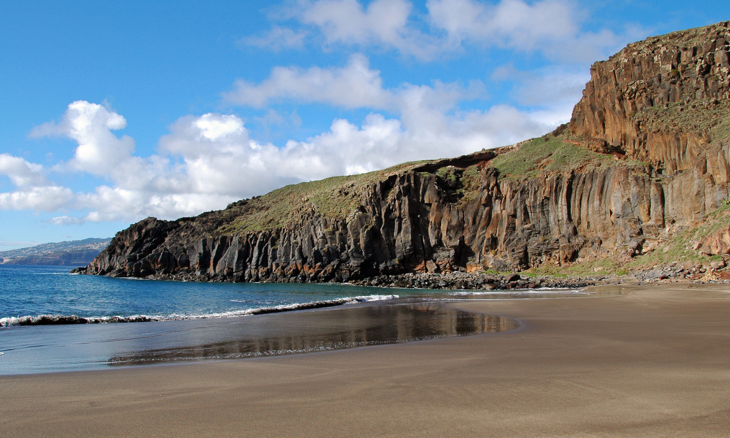 village_canical_001c_(plage_prainha,_2007-12-02) (1).jpg