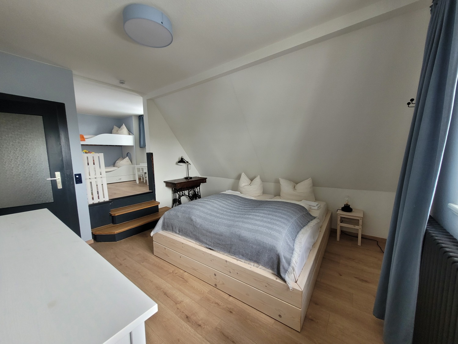 Blick zum Kinderbereich_Juniorsuite.jpg