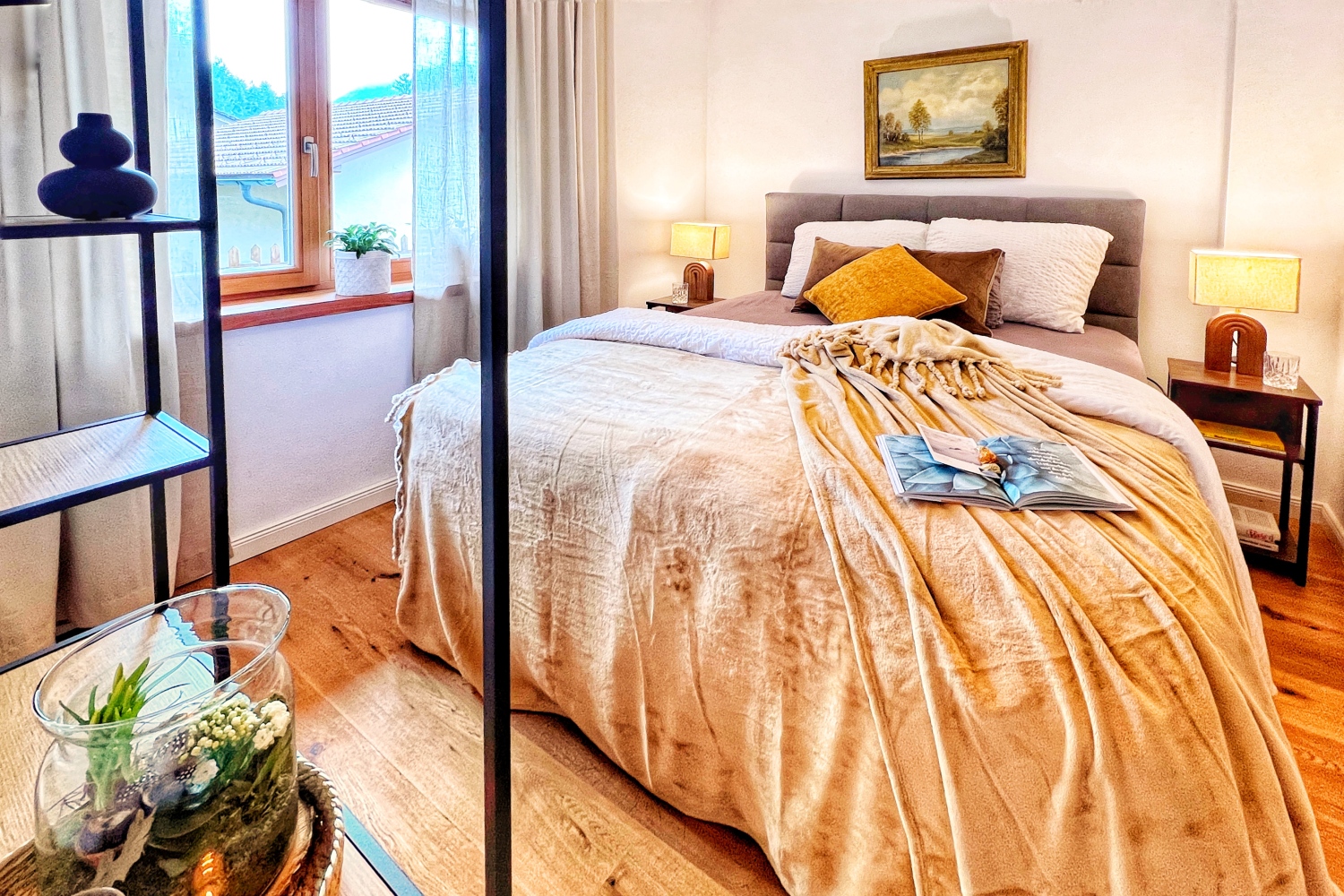 1 Schlafzimmer II der Fewo Bachperle mit Terrasse  in Kiefersfelden am Fuße des Wilden Kaisers.JPG