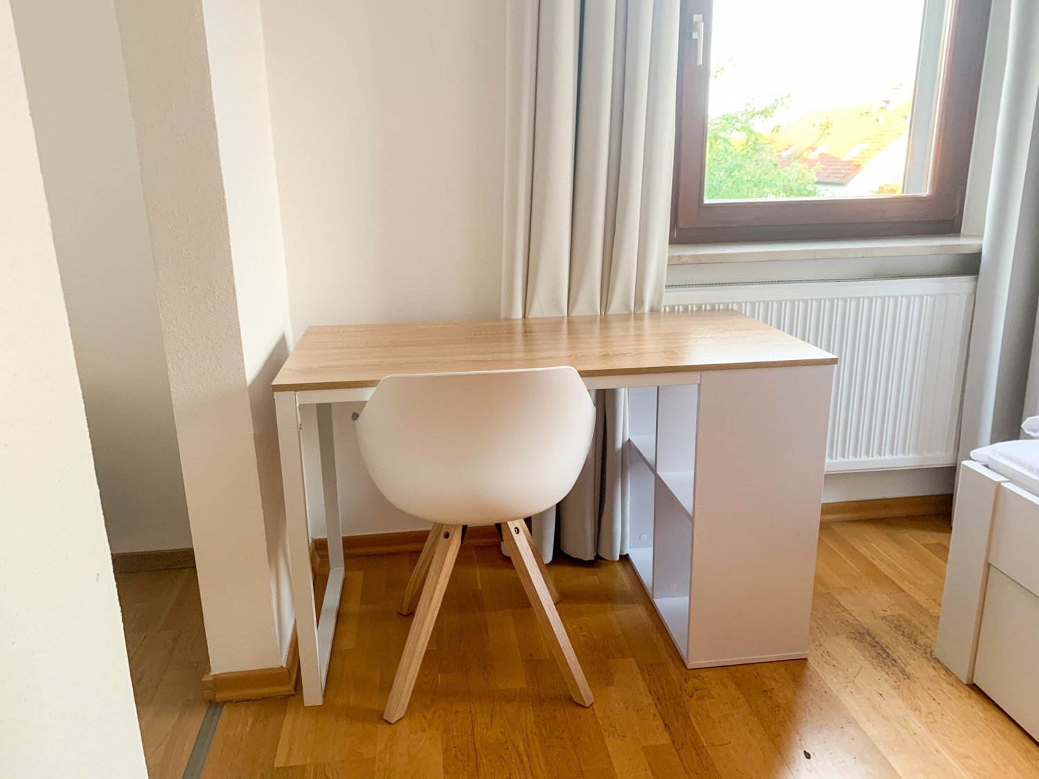 Zi. 6 _ 1.OG Arbeitsplatz.jpg