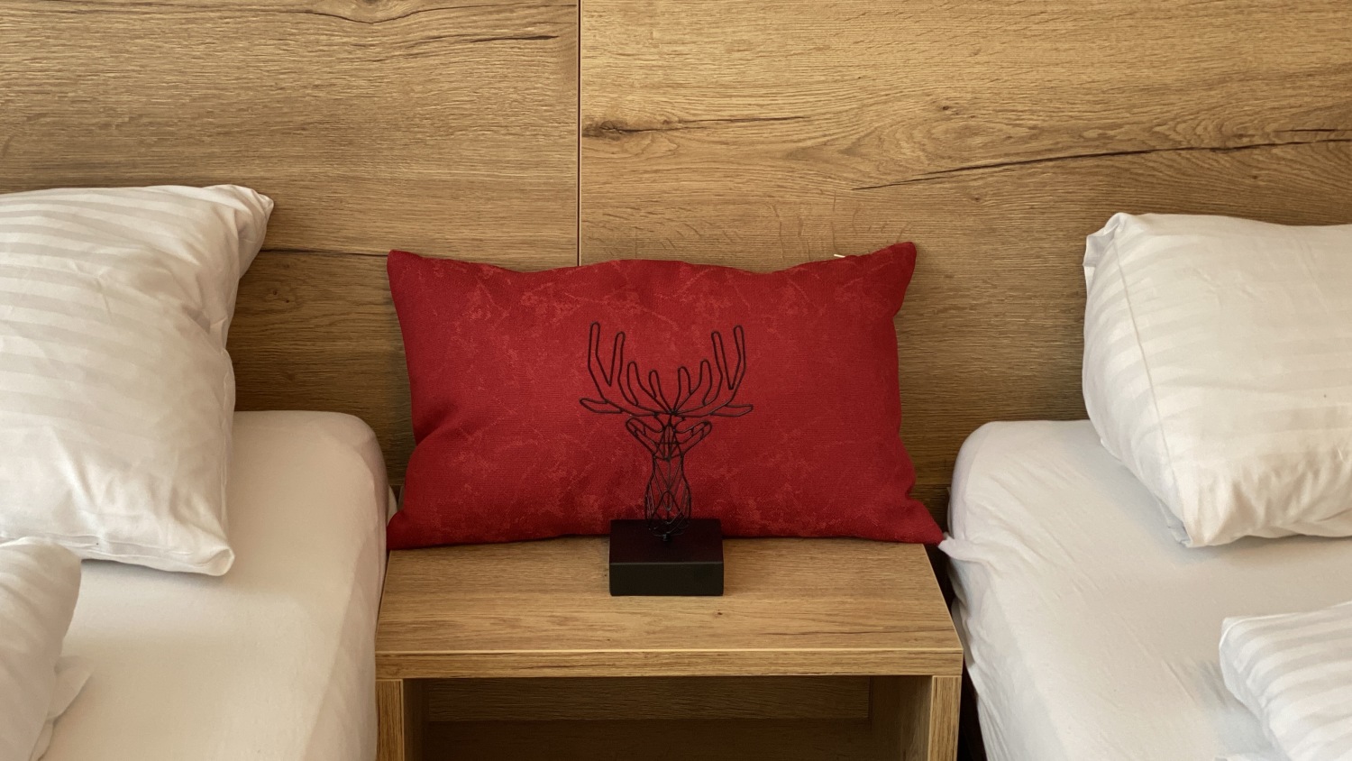 Kinderzimmer_einzelbett Setup Detail.jpg