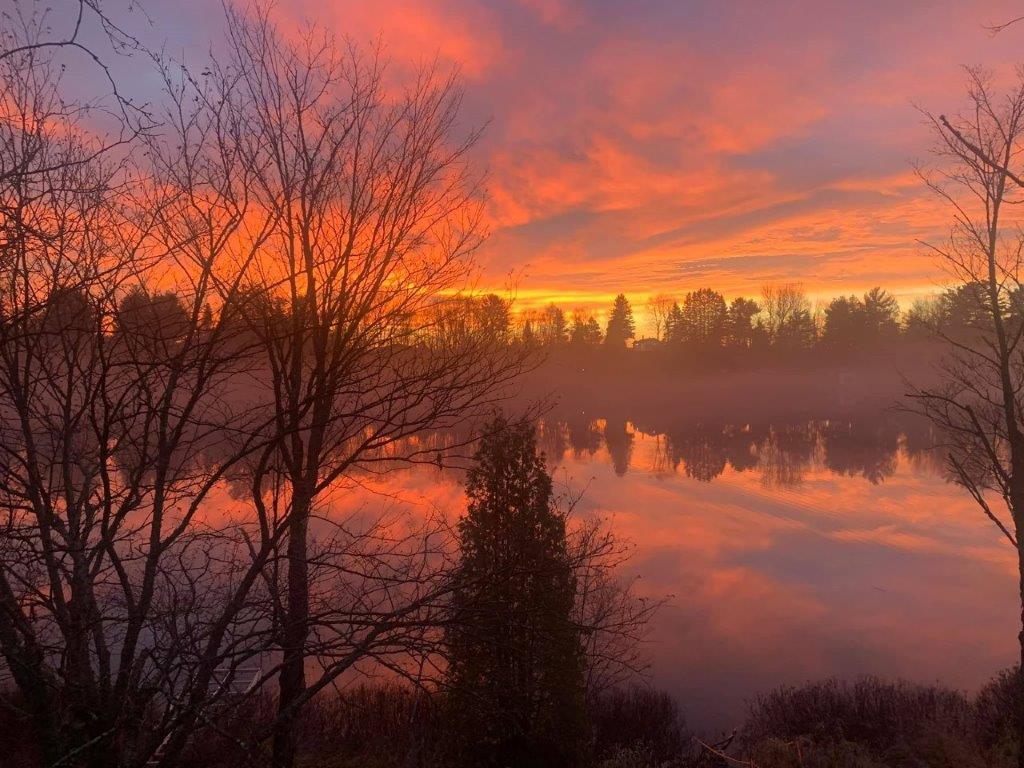 30- Petit Matin Chalet Lac a la  Perchaude  Mauricie Marie-Ève & Sébastien le 11-011-2020 - Copie - Copie.jpg