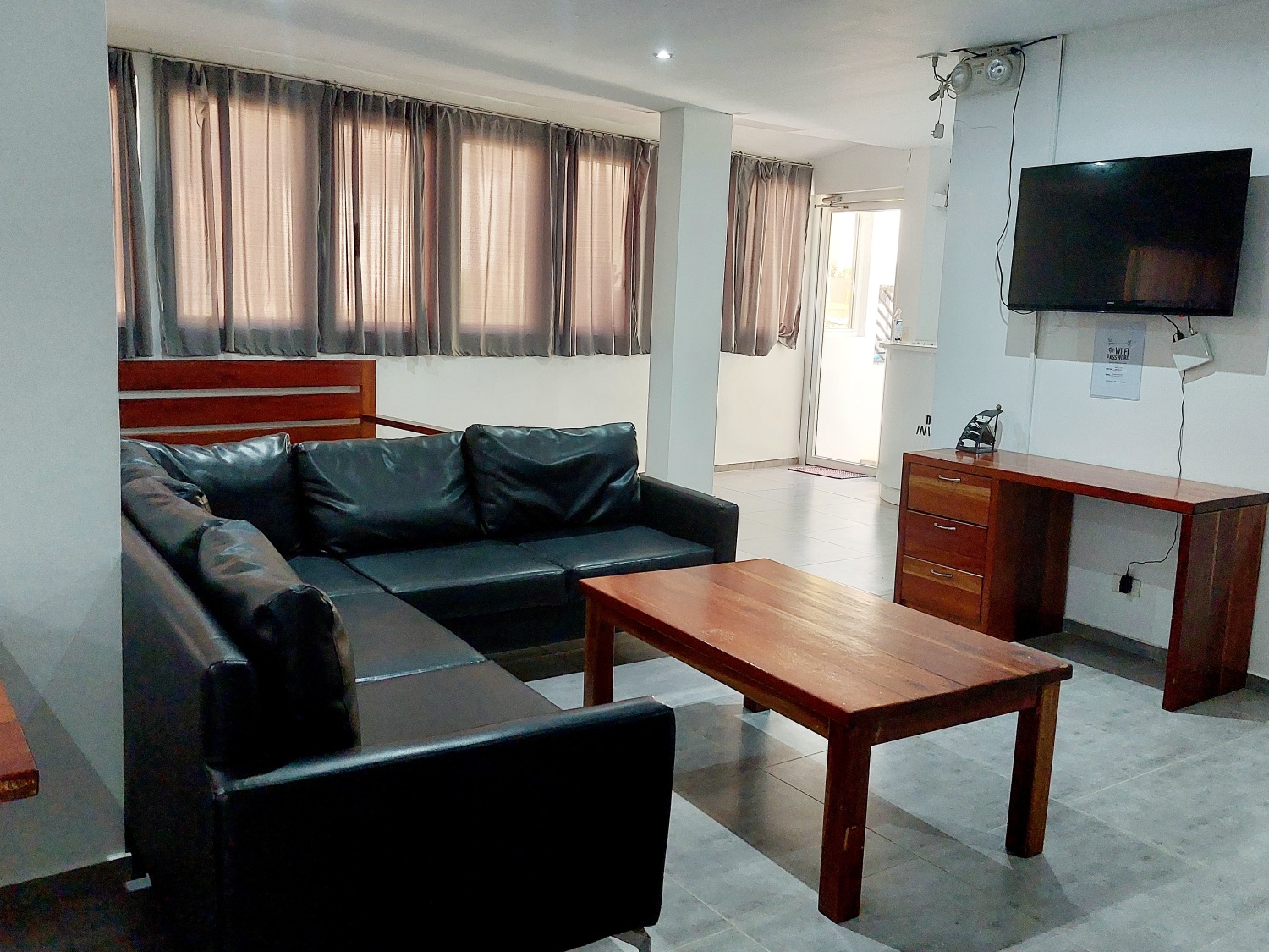 Family Room - Copy.jpg