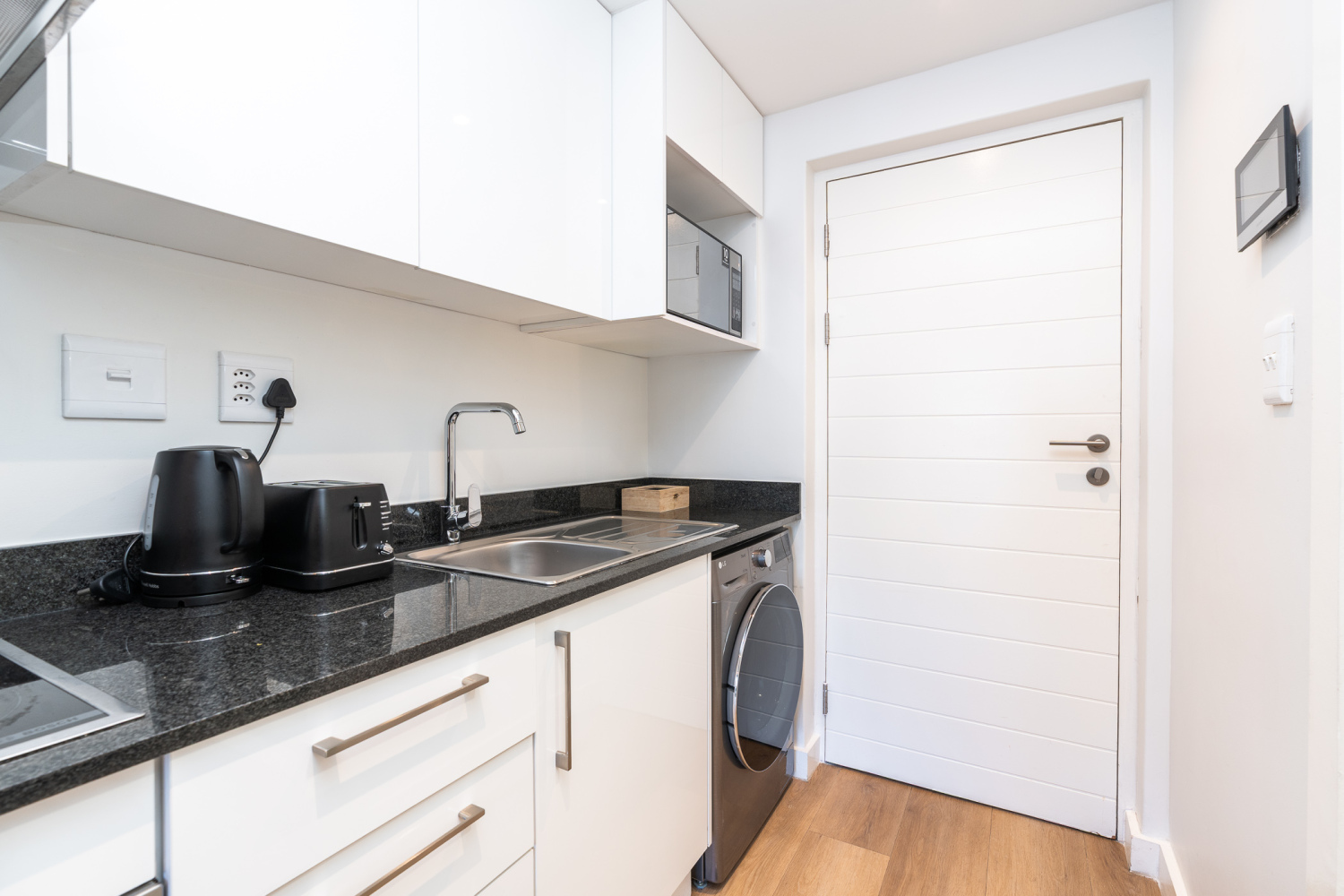 832 Newlands Peak-2.jpg