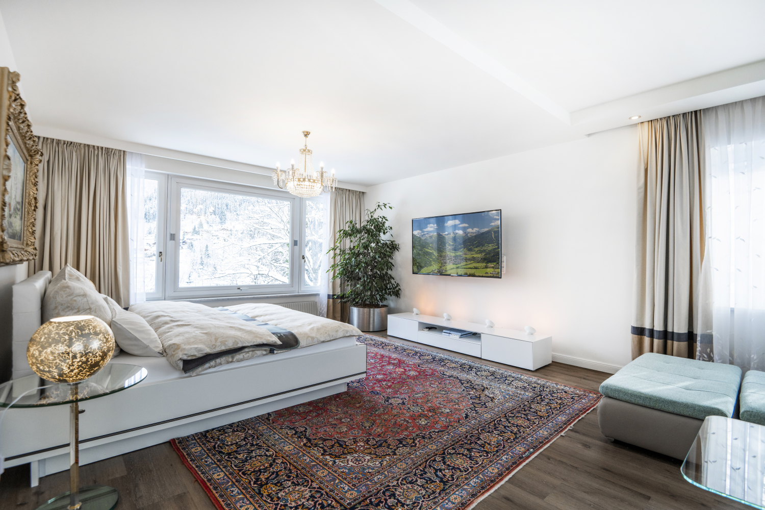 Wohnzimmer mit integritre Schlafzimmer 2.jpg