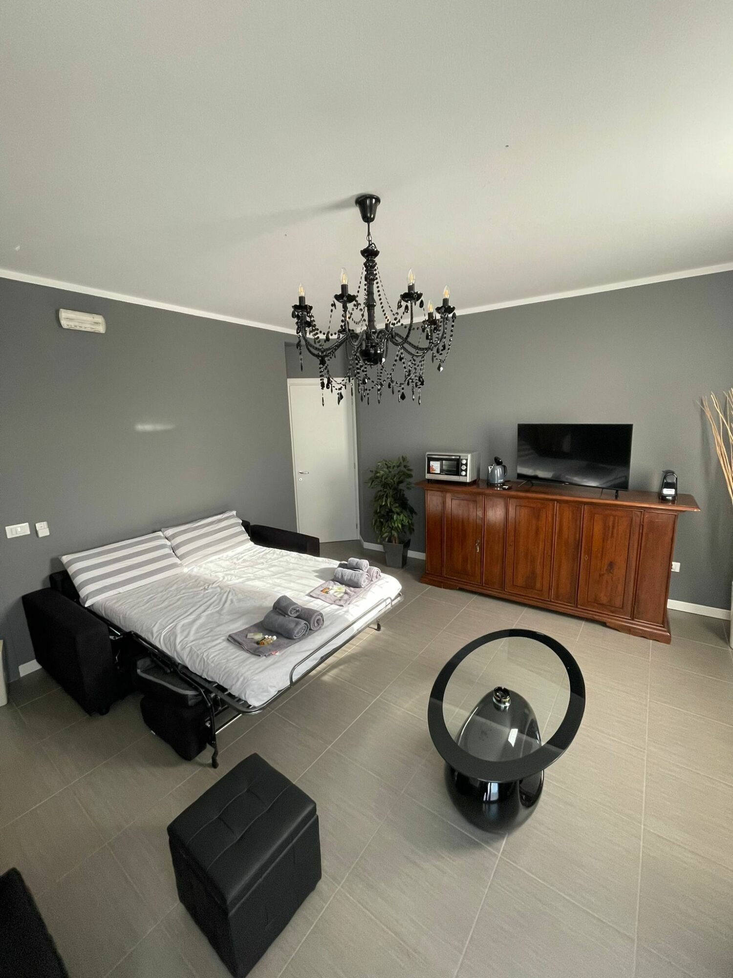 PHOTO-2024-04-12-17-37-37 2.jpg