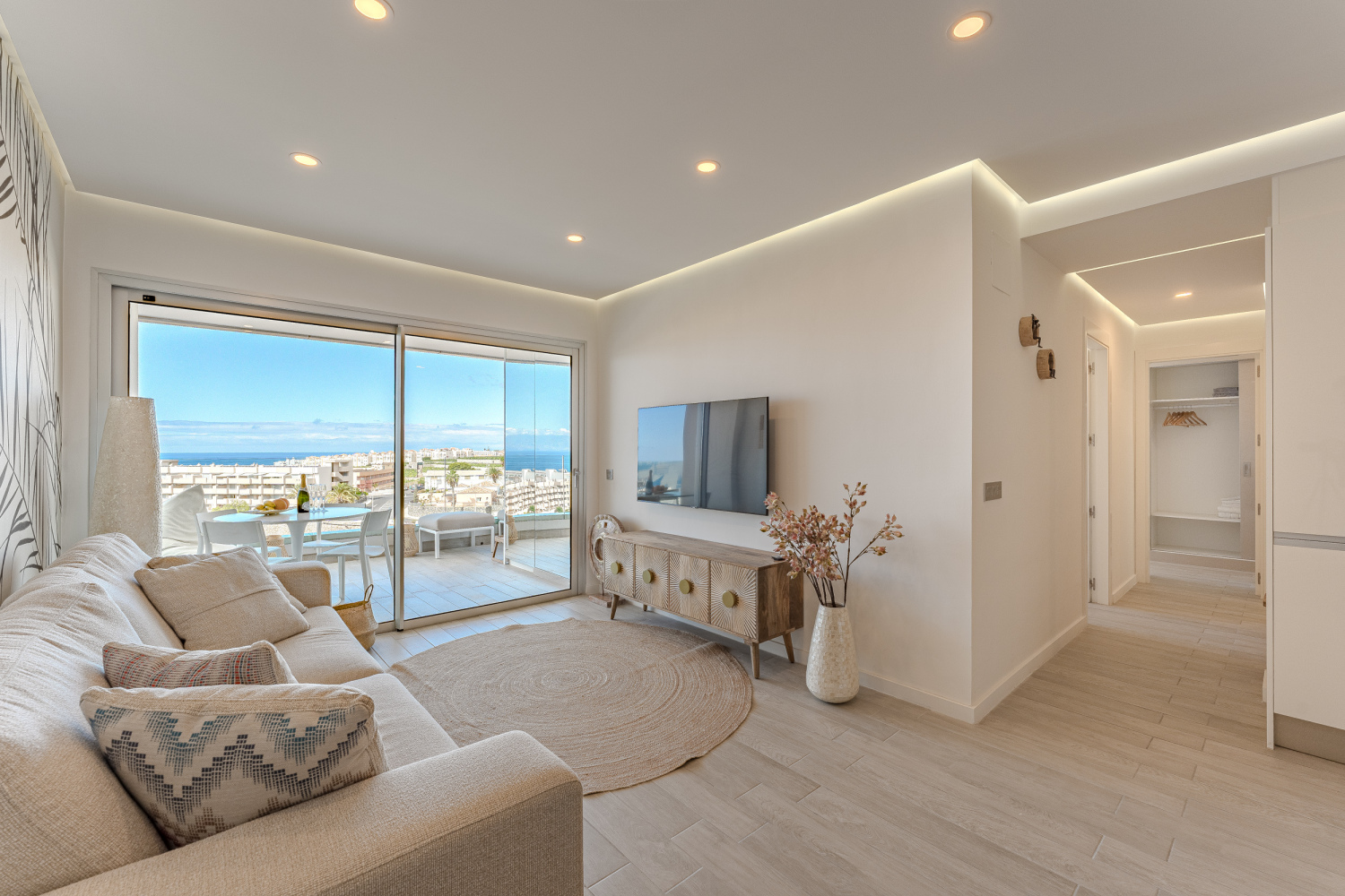 610 Salon and view.jpg