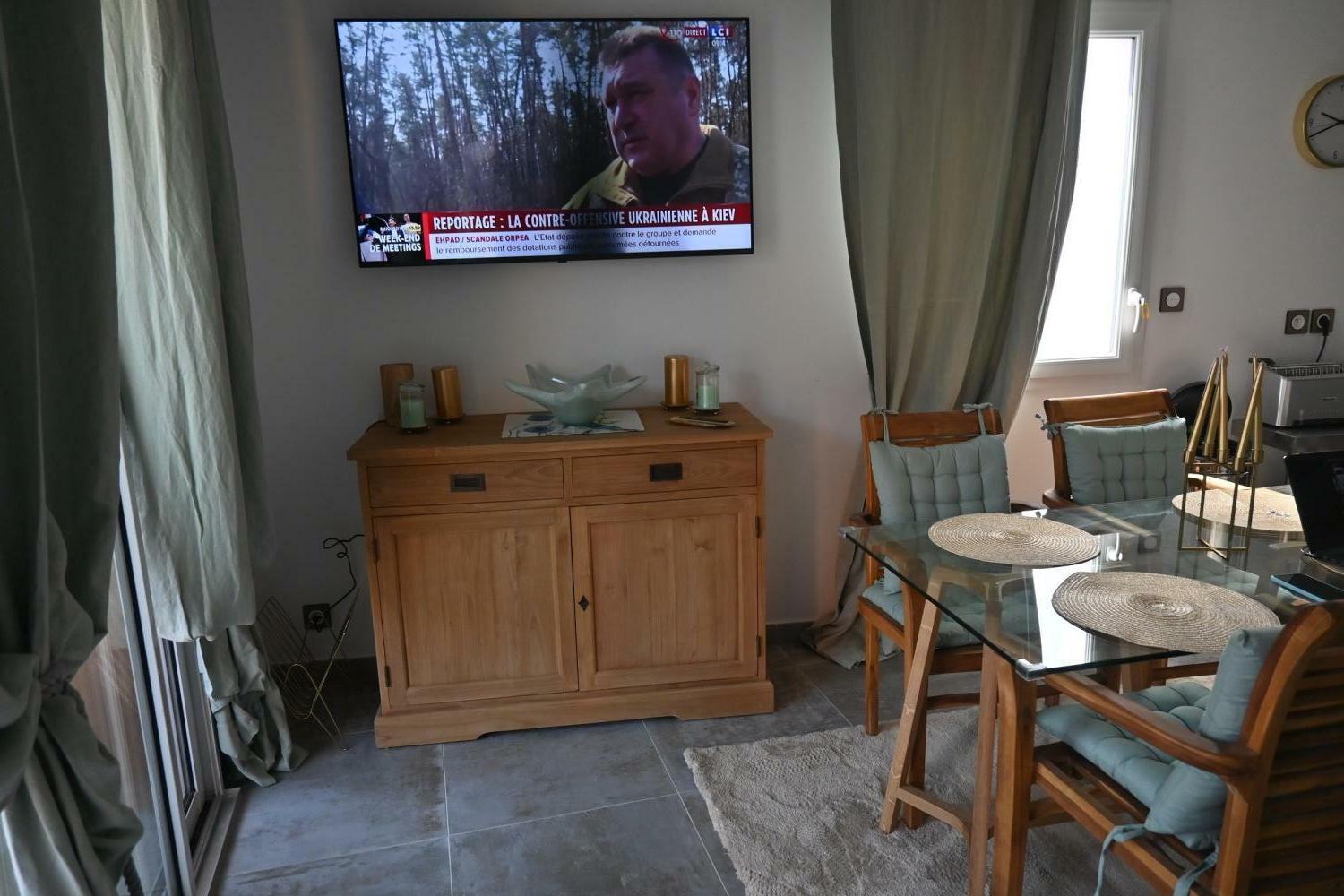 salon 2 taille reduite.jpg