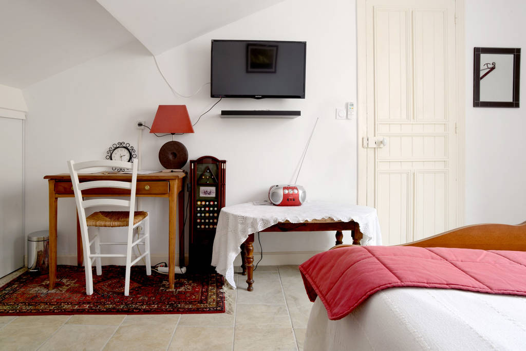 beziersapart beziers studio terrasse chambre.jpg