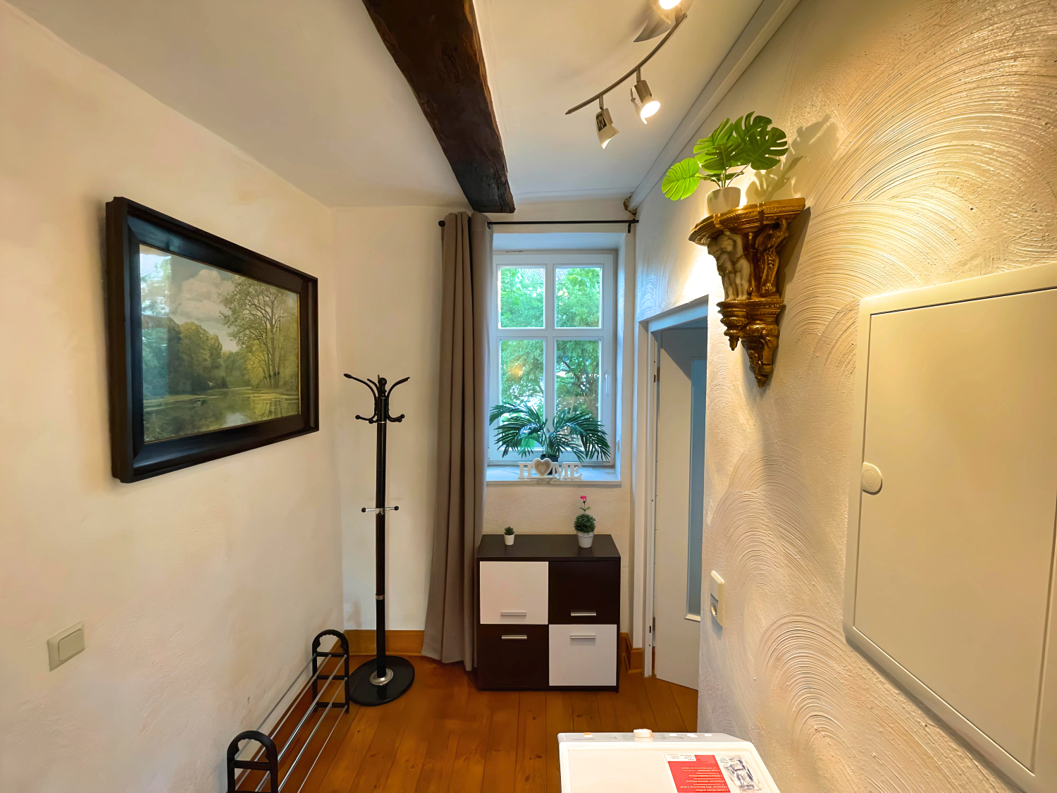 Pension Am Schloss - Apartment 2 - Flur 1.jpg