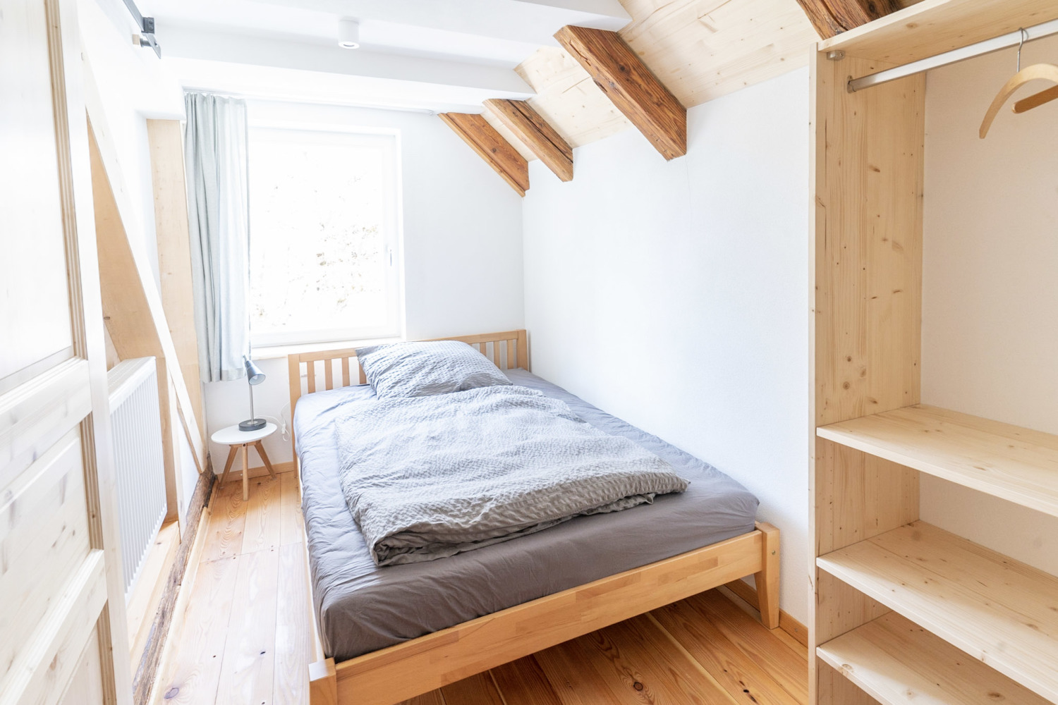 Gästehaus Großhöchberg_Liesel`s Liegewiese_Schlafzimmer rechts 1.jpg